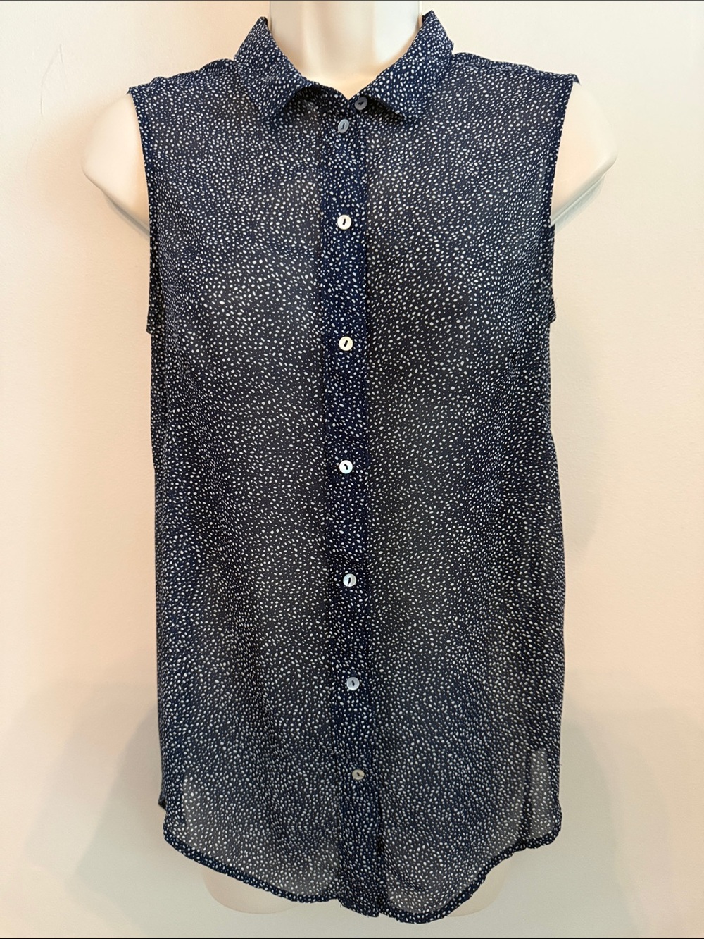 H&M Navy Blue and White Sleeveless Button-Up Blouse